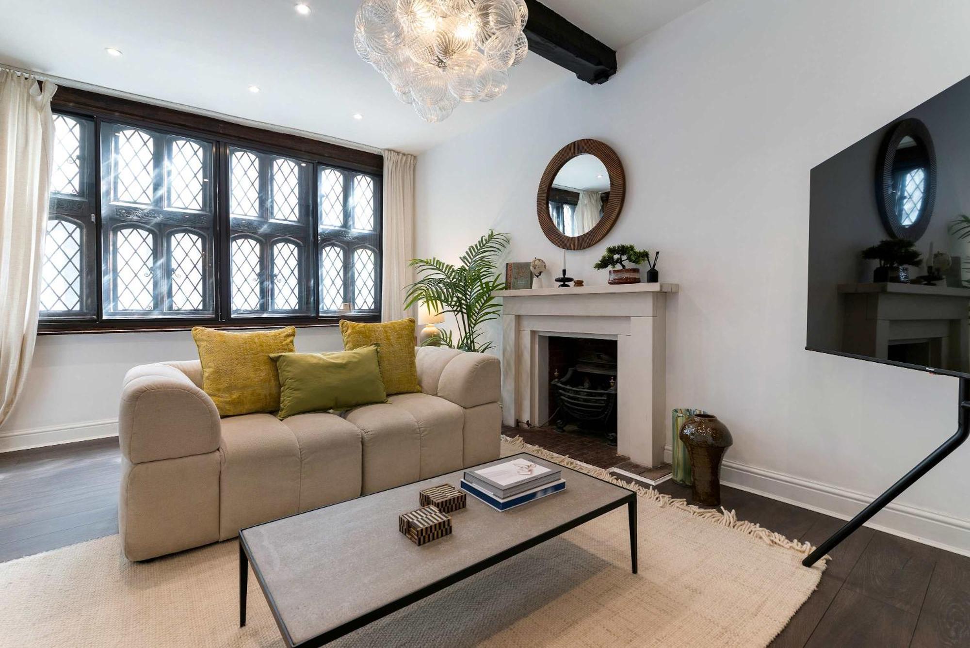 Premium Hyde Park Townhouse By Madestays